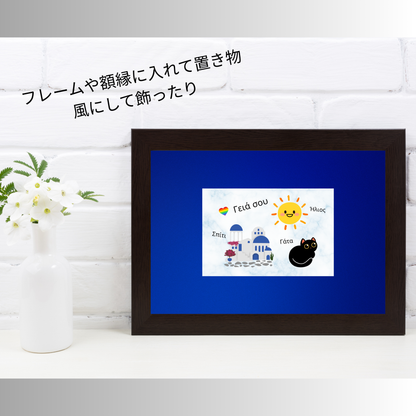 背景画像内の左側白い花と白い花瓶の右側の額縁黒と青色内に商品ステッカー。背景画像内に飾り方を提案するオリジナル文章